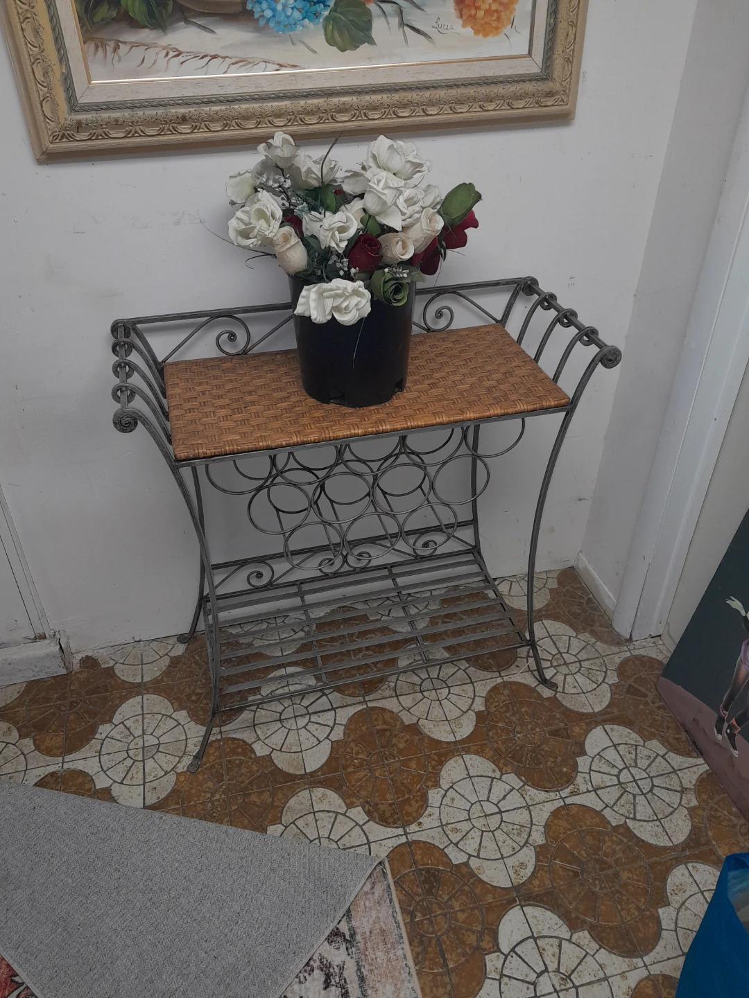 Wicker Top Metal Wine Rack Table - photo 2