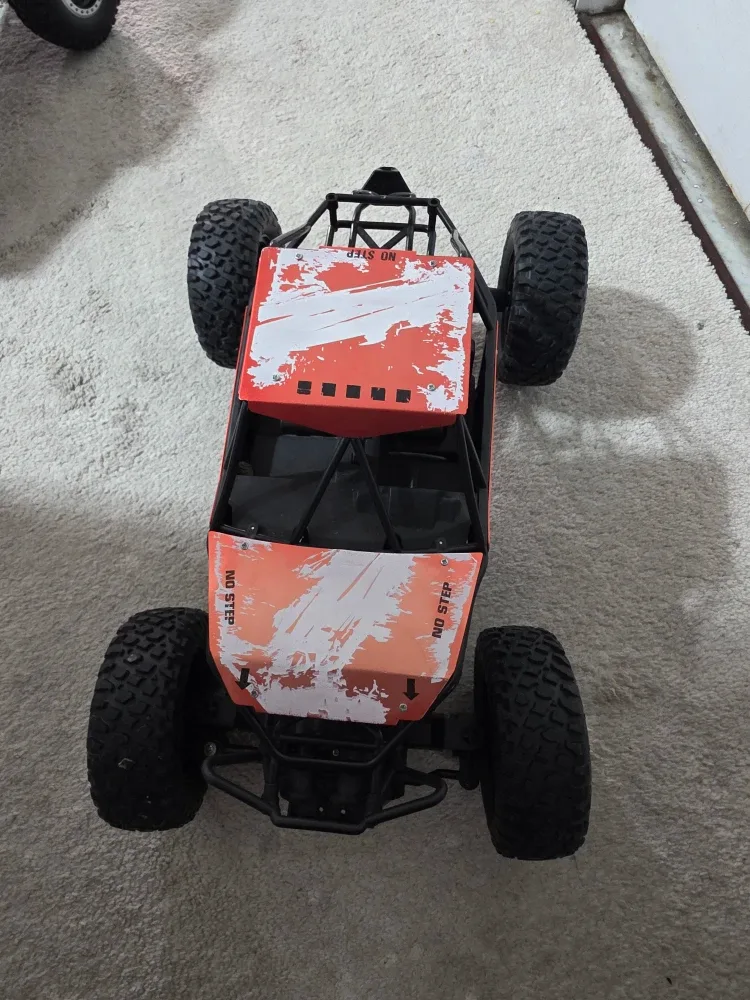 Jeep gladiator and Iron claw kids trucks image indicator(4)