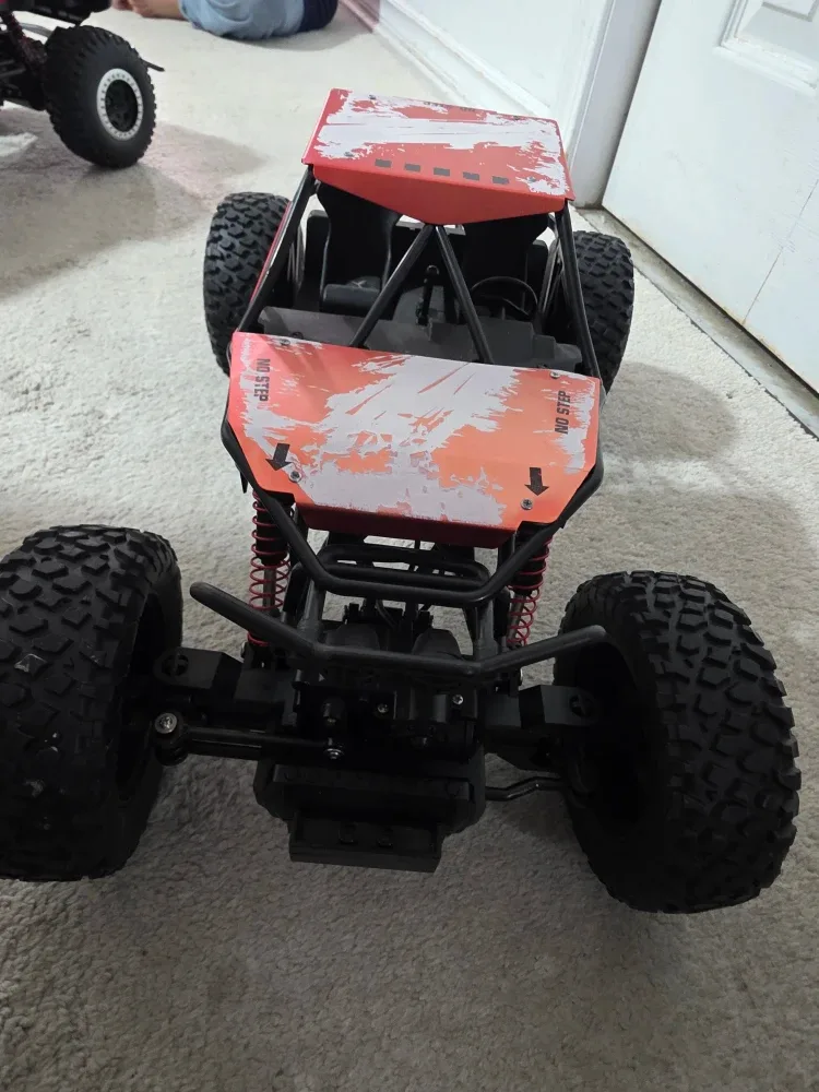 Jeep gladiator and Iron claw kids trucks image indicator(5)