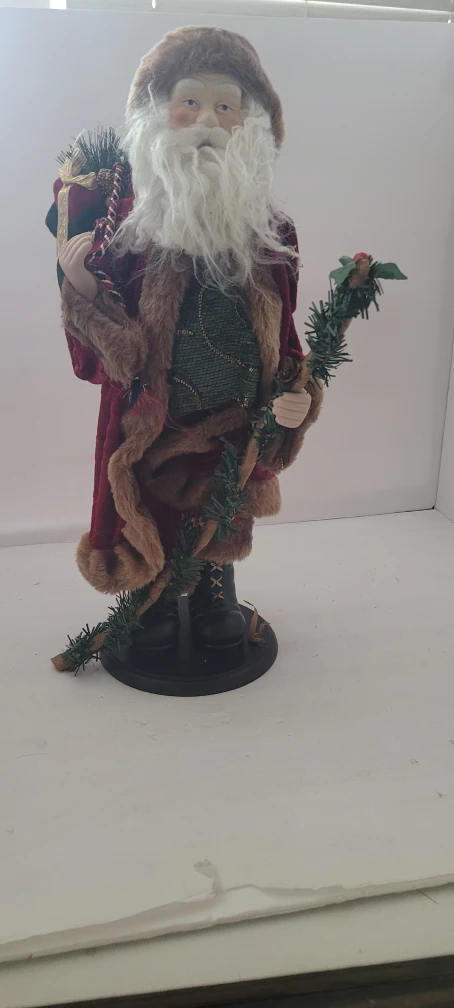 Santa Claus Figurine - Holiday Decor