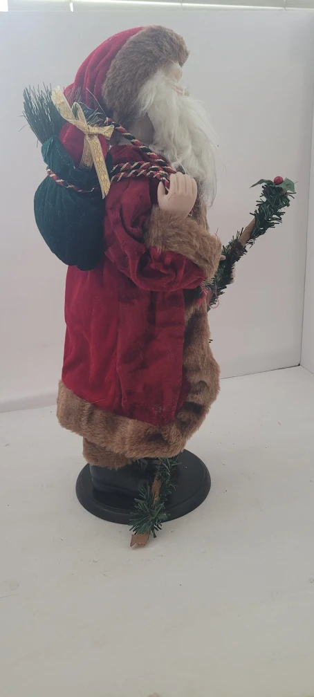 Santa Claus Figurine - Holiday Decor - photo 2