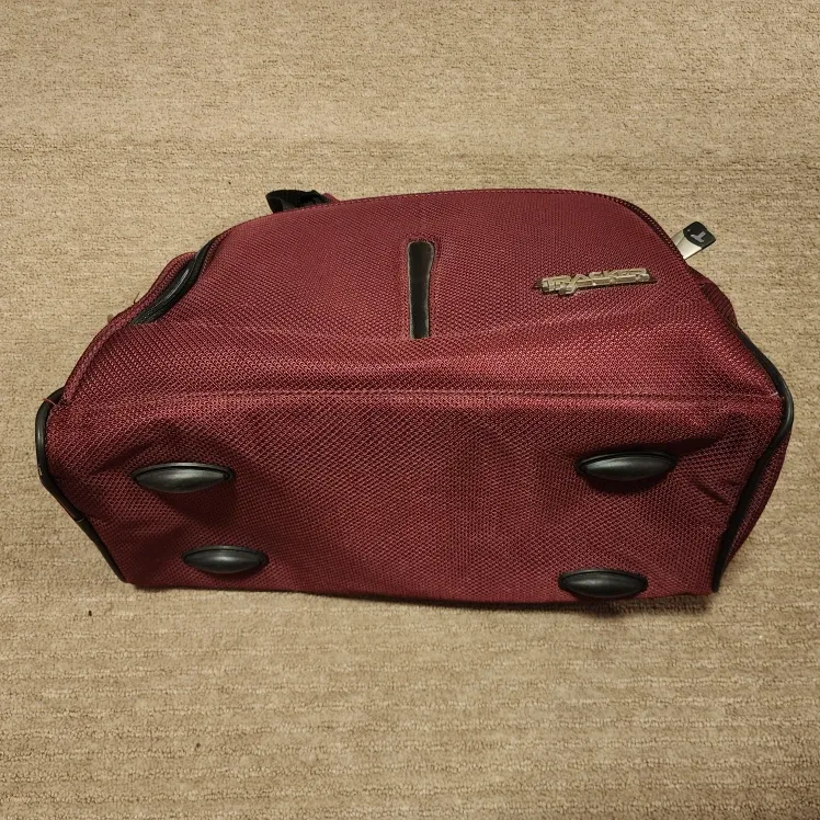 Tracker Carry-on Luggage - Burgundy image indicator(8)