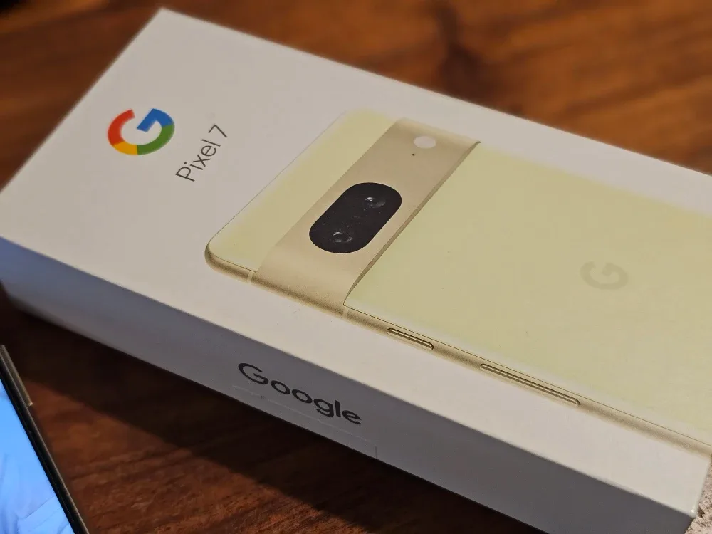 CLEAN Beautiful Google Pixel 7 - Lemongrass image indicator(10)