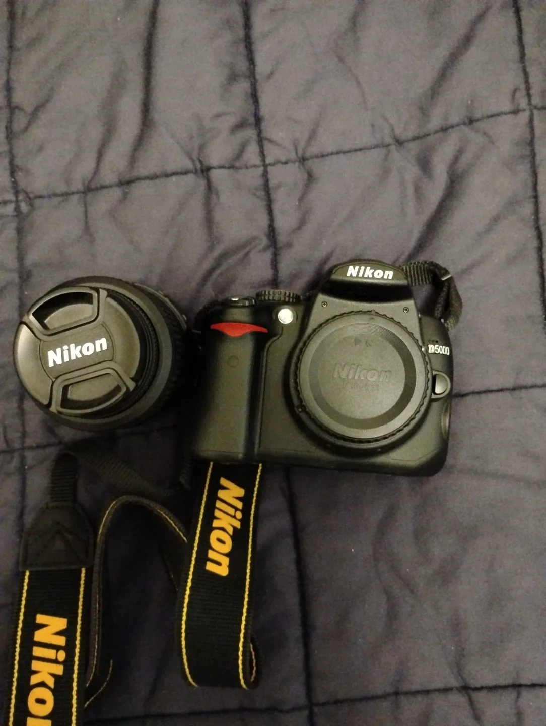 Nikon D5000 DSLR Camera with Lens and Bag image indicator(3)