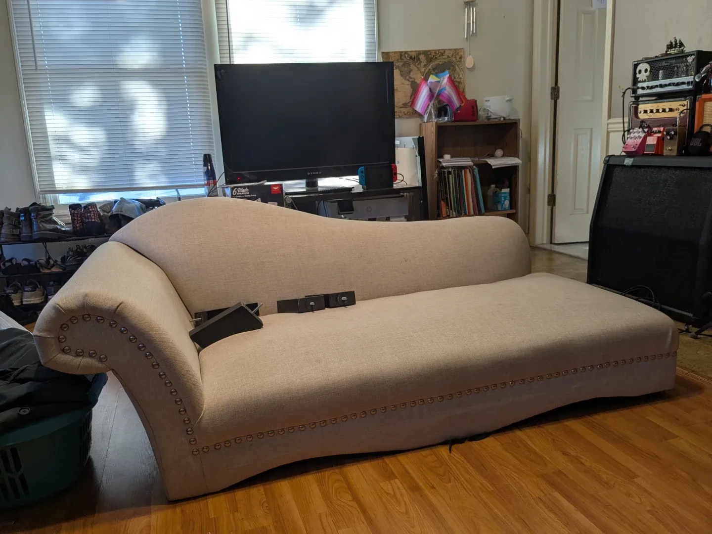 Bush Furniture Jazlyn Chaise Lounge - Beige image indicator(5)