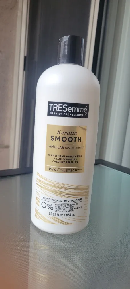 TRESemmé Keratin Smooth Conditioner 828 mL