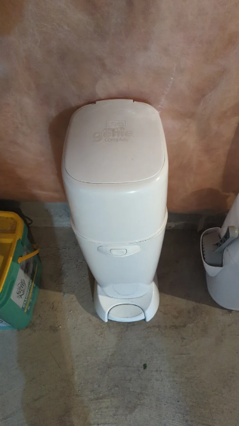 Diaper Genie Complete Pail