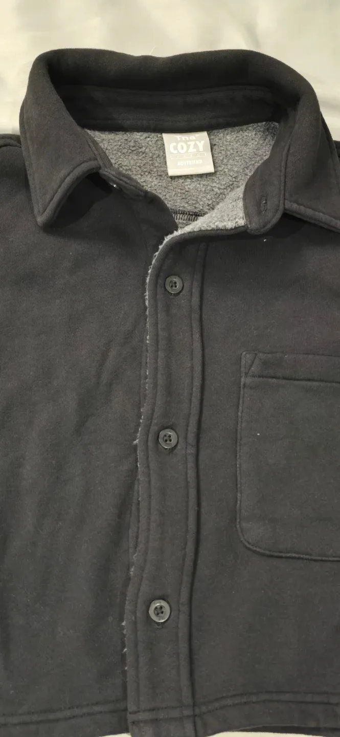 NEW! Aritzia TNA Cozy Boyfriend Cropped Shirt Jacket! Size Small image indicator(4)