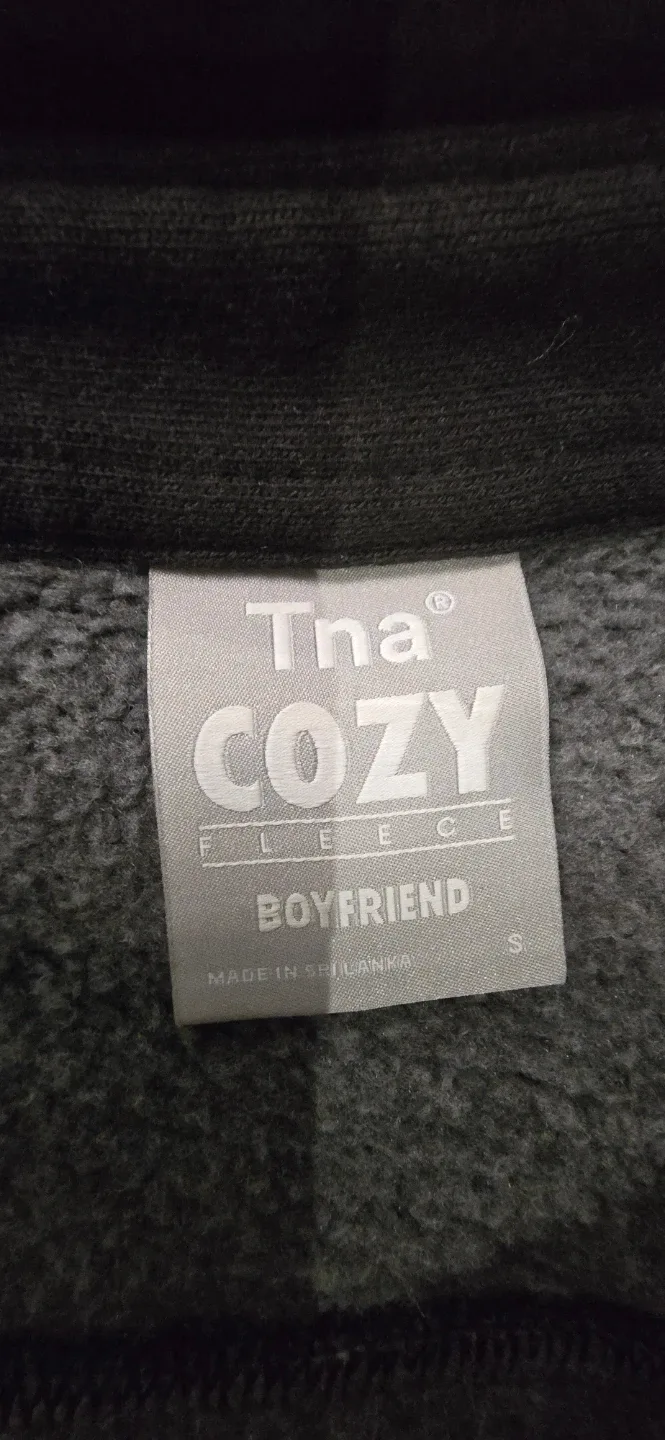 NEW! Aritzia TNA Cozy Boyfriend Cropped Shirt Jacket! Size Small image indicator(8)