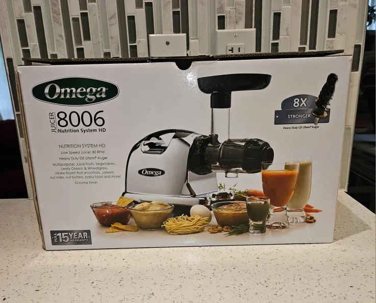 Omega 8006 Nutrition System Juicer - Like New!