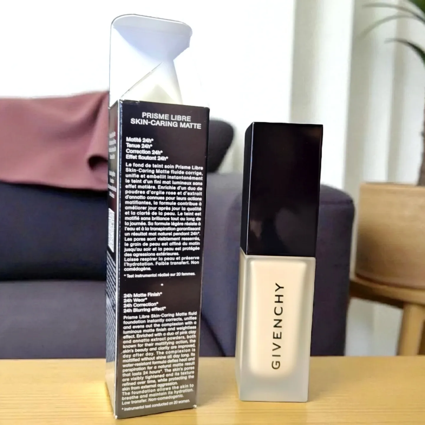 NIB GIVENCHY Prisme Libre Skin-Caring Matte Foundation image indicator(2)