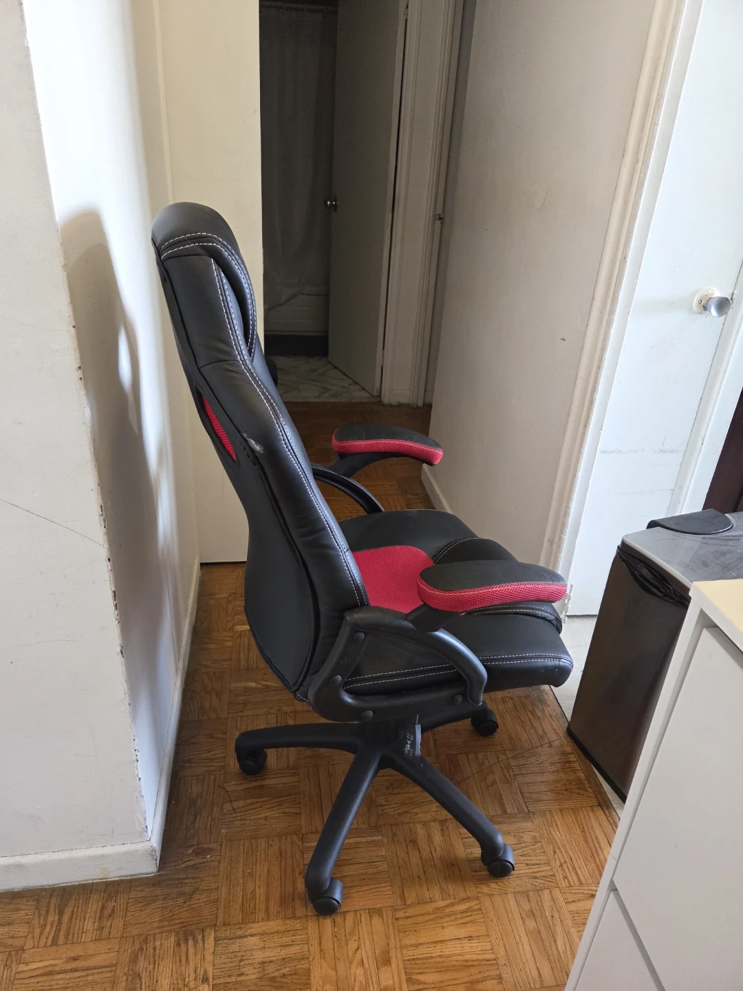 Black & Red Gaming/Office Chair - photo 4
