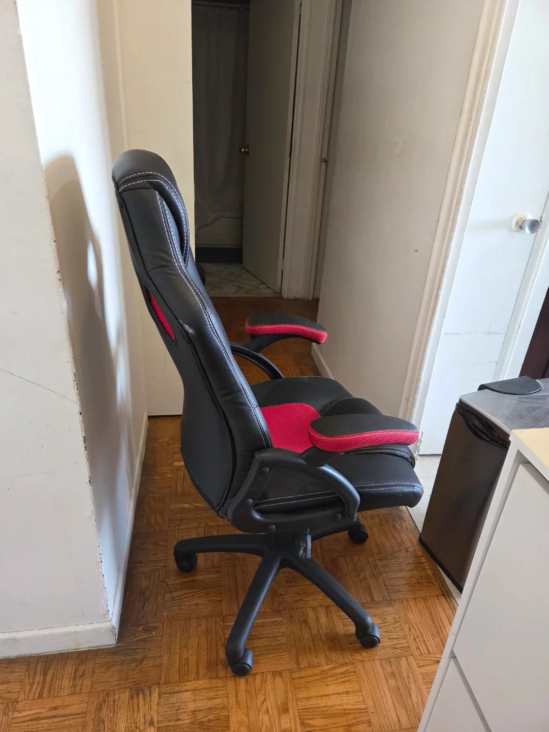 Black & Red Gaming/Office Chair image indicator(4)
