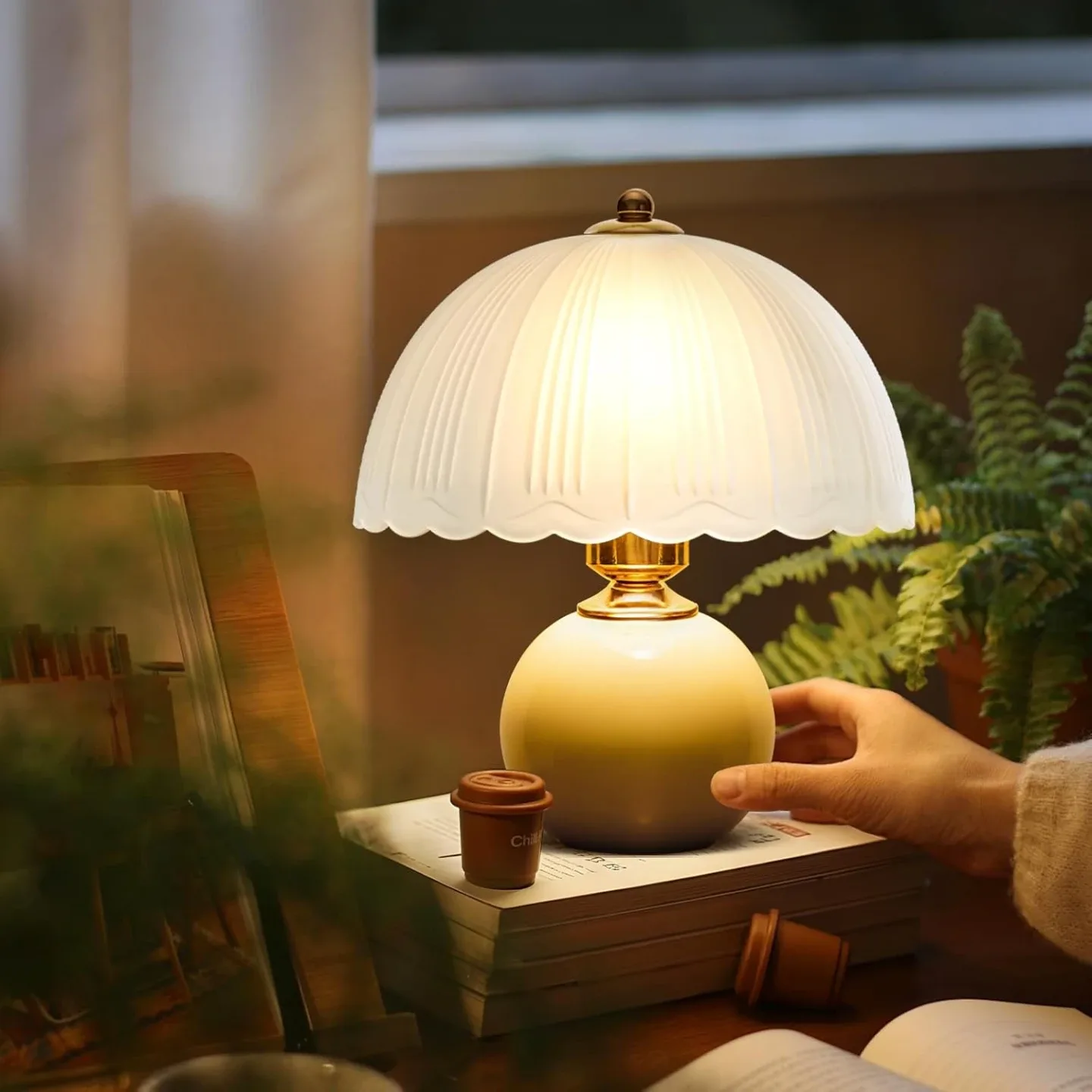 Ceramic Table Lamp BNIB image indicator(6)