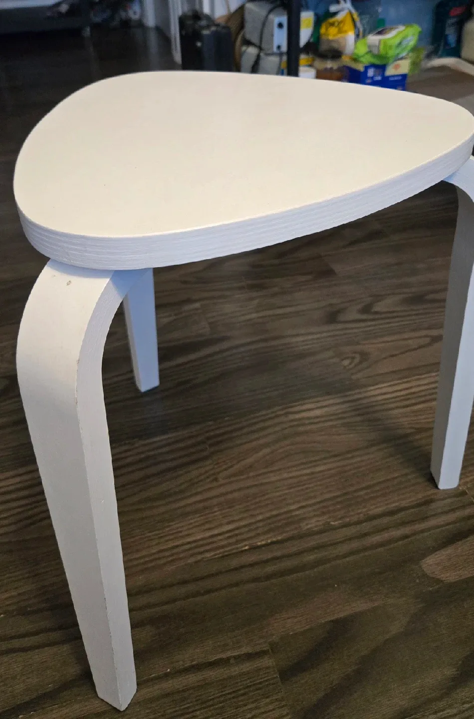 White Triangle Stool image indicator(2)