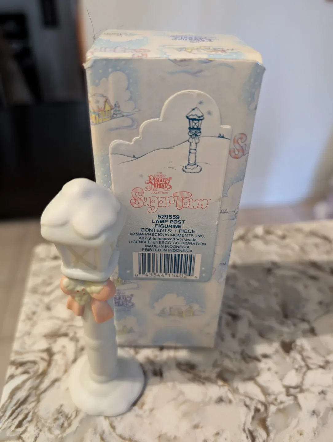 Precious Moments Sugar Town Lamp Post Figurine thumbnail