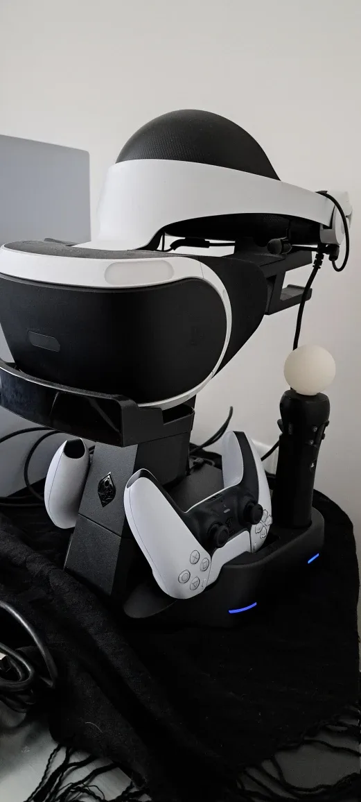 Great Christmas PS 5 with all accessories image indicator(10)