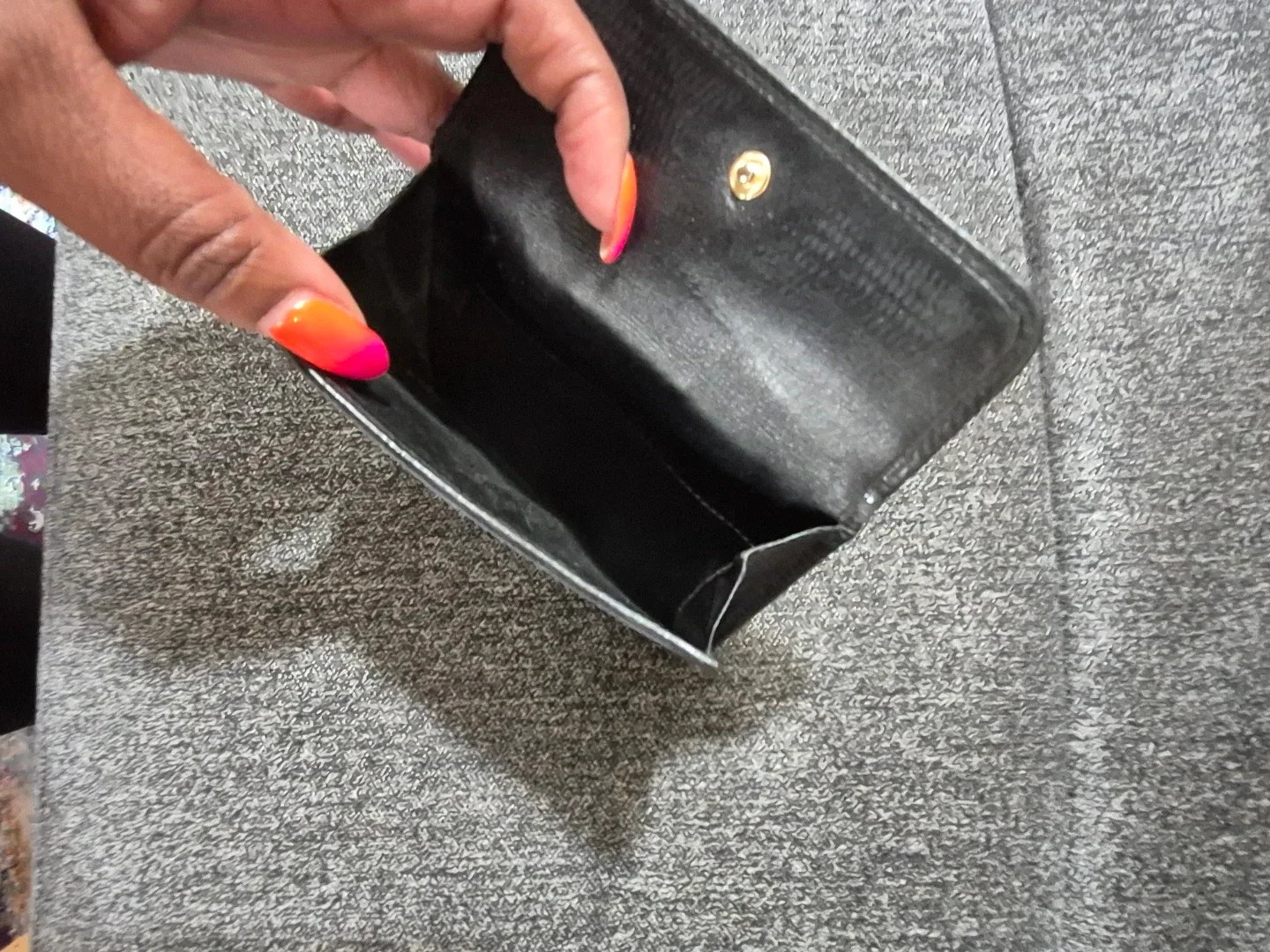 Vintage Gucci Black Leather Wallet 🥕 image indicator(7)
