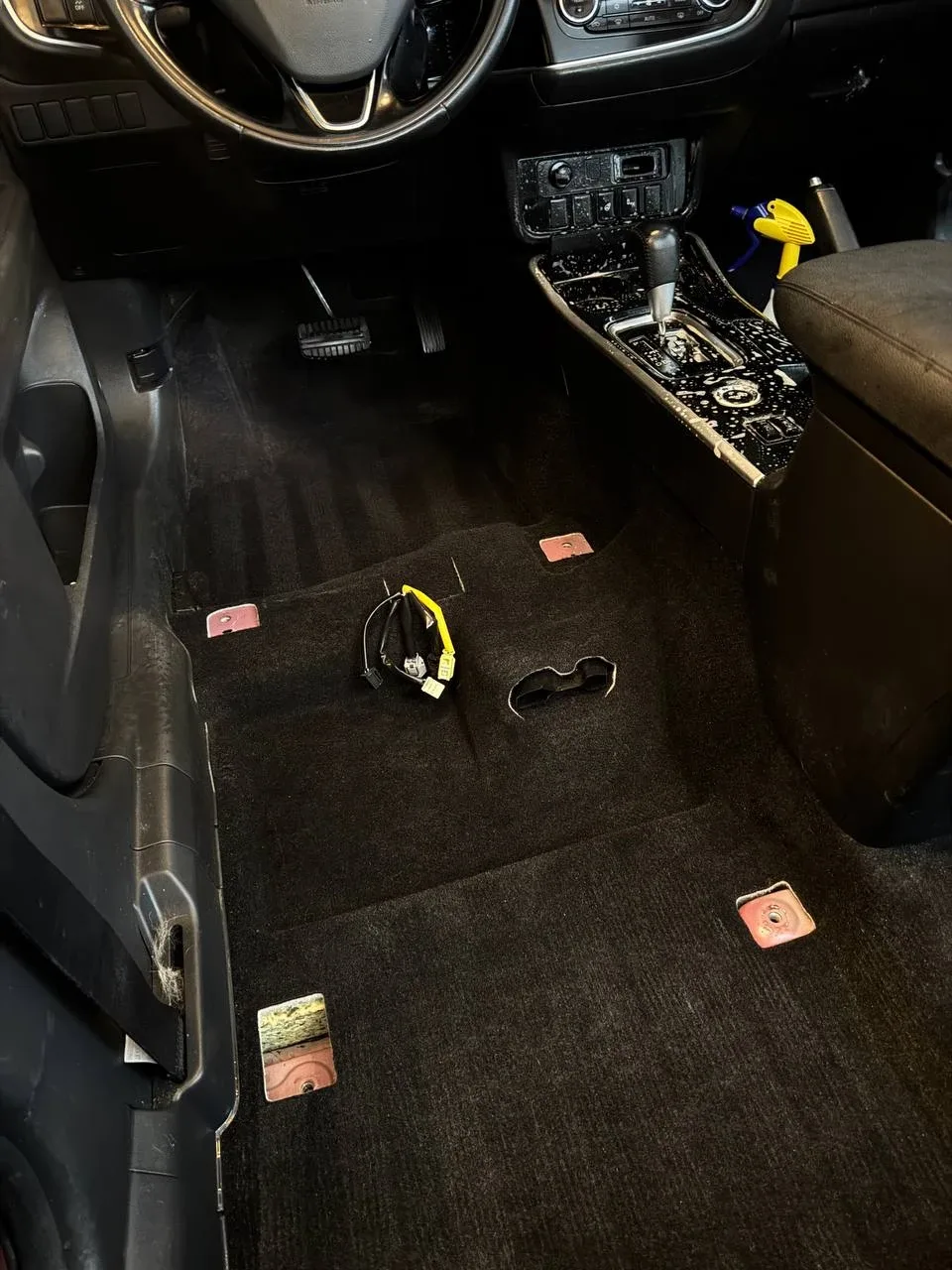 Interior / exterior detailing services image indicator(4)