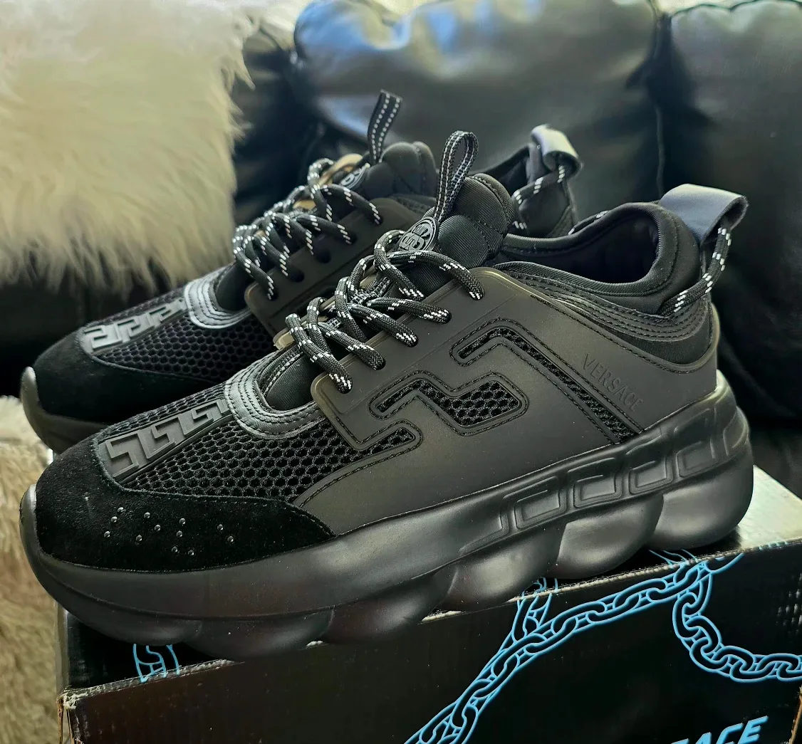 Brand new Versace Chain Reaction Triple Black Made in Italy 🇮🇹 image indicator(2)