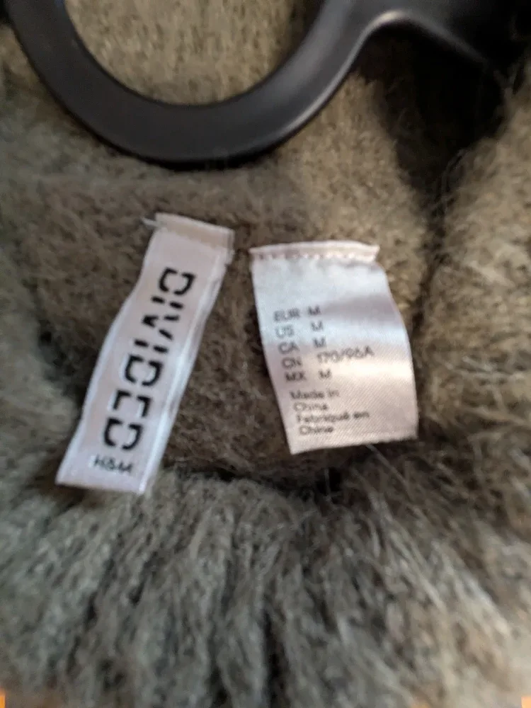 H&M Divided Olive Green Fuzzy Knit Sweater - M image indicator(2)