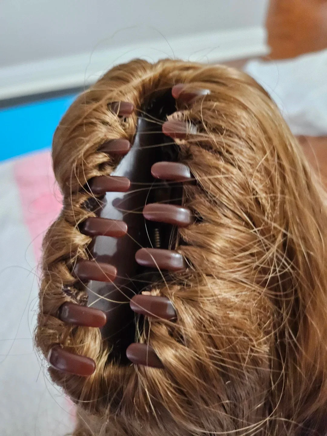 👩Brown Claw Clip in Hair Extension image indicator(2)