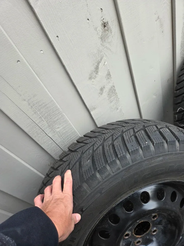 Set of 4  Winter Tires 245/65R17 image indicator(2)