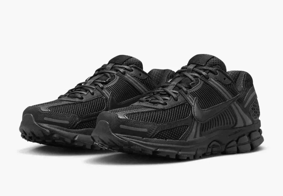 Nike Zoom Vomero 5 black