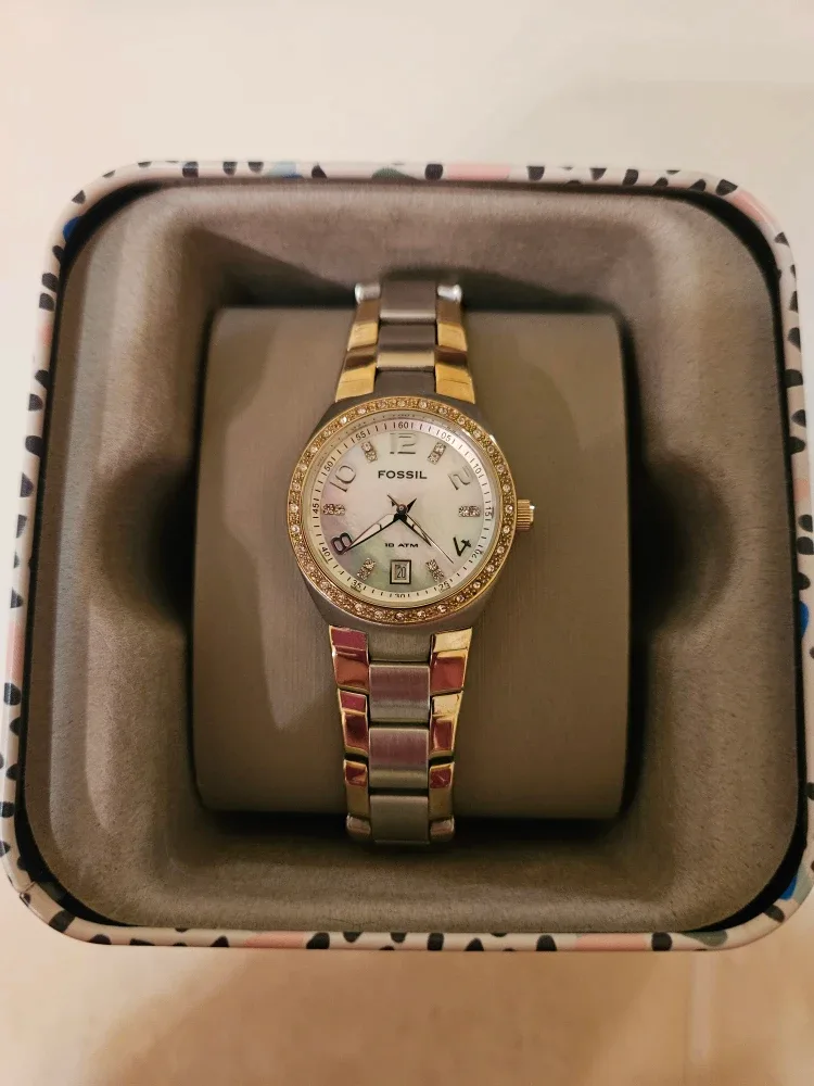 Fossil ES4302 Ladies' Watch - Like New! image indicator(2)