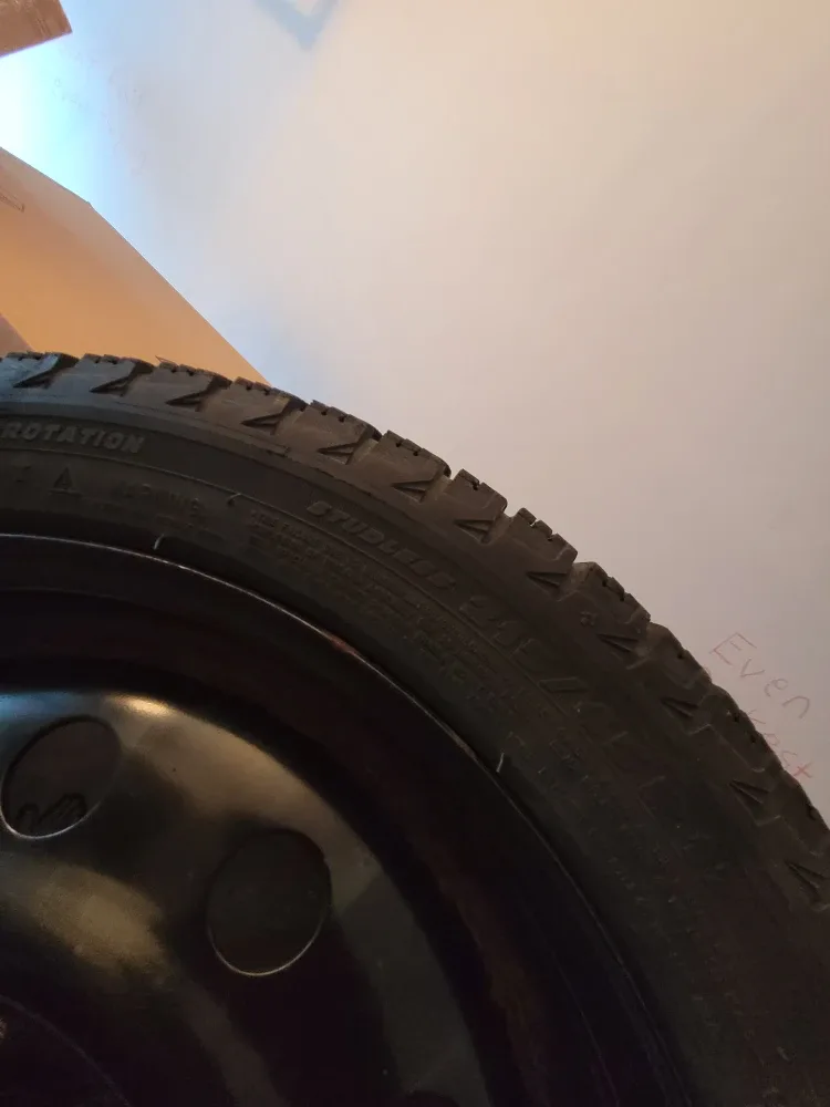 4 Michelin  Winter Tire - 215/45R17 image indicator(4)