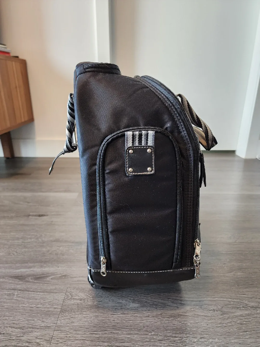 Samsonite Rolling Cosmetic/Tote Bag - Black image indicator(2)