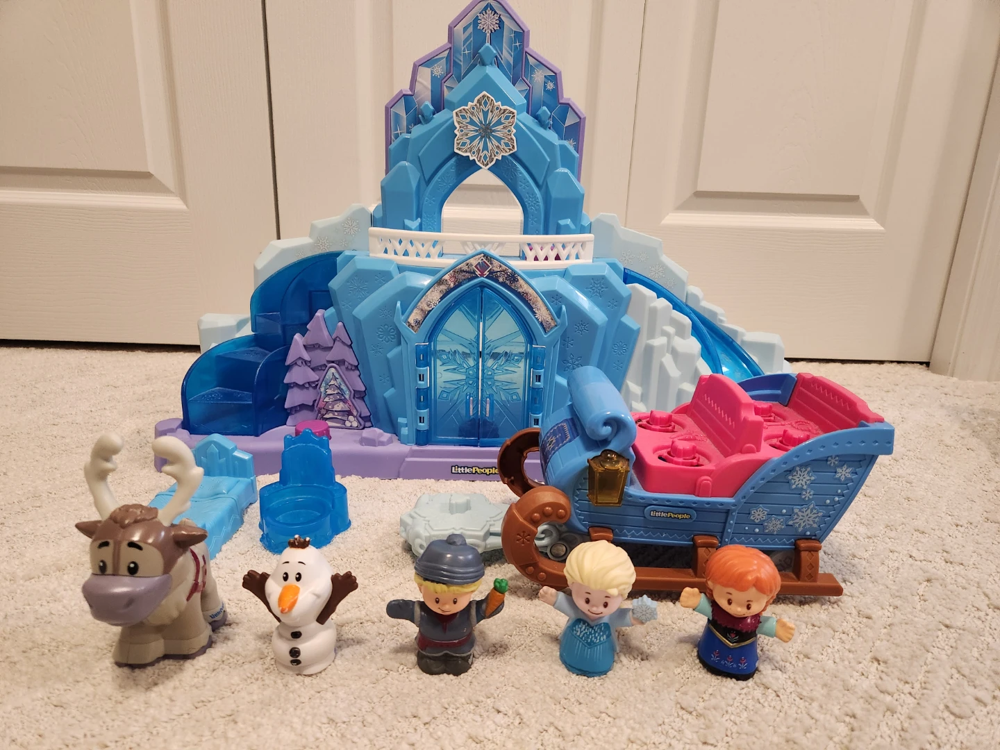 Fisher-Price Little People Disney Frozen Elsa's Ice Palace