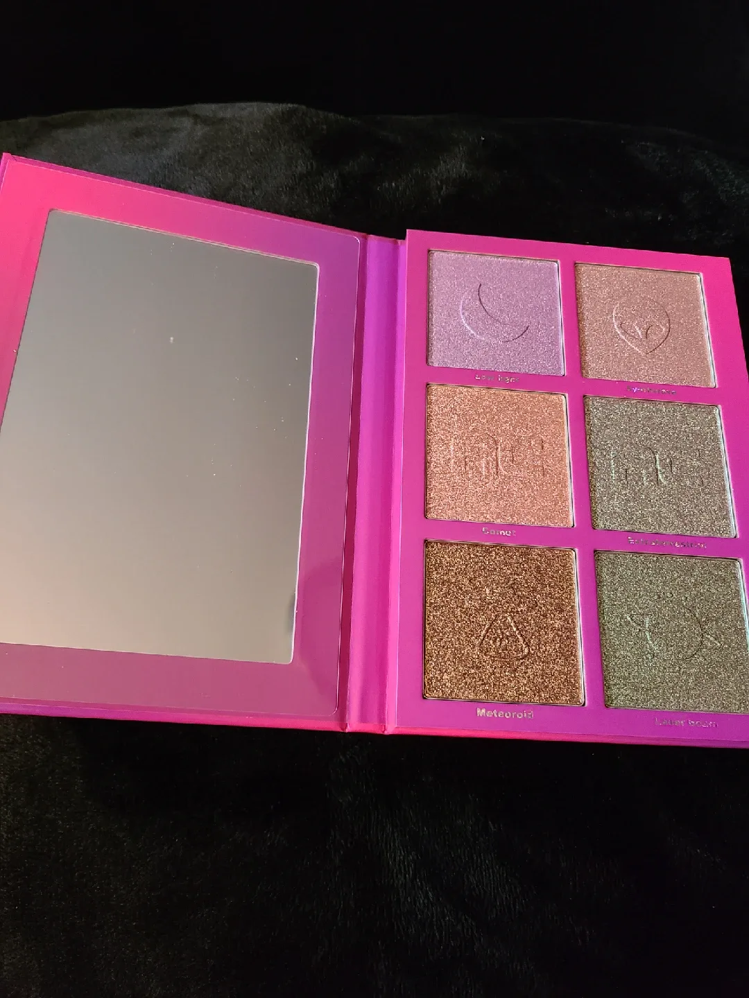 Alien Cosmetics Low Light Highlighter Palette thumbnail
