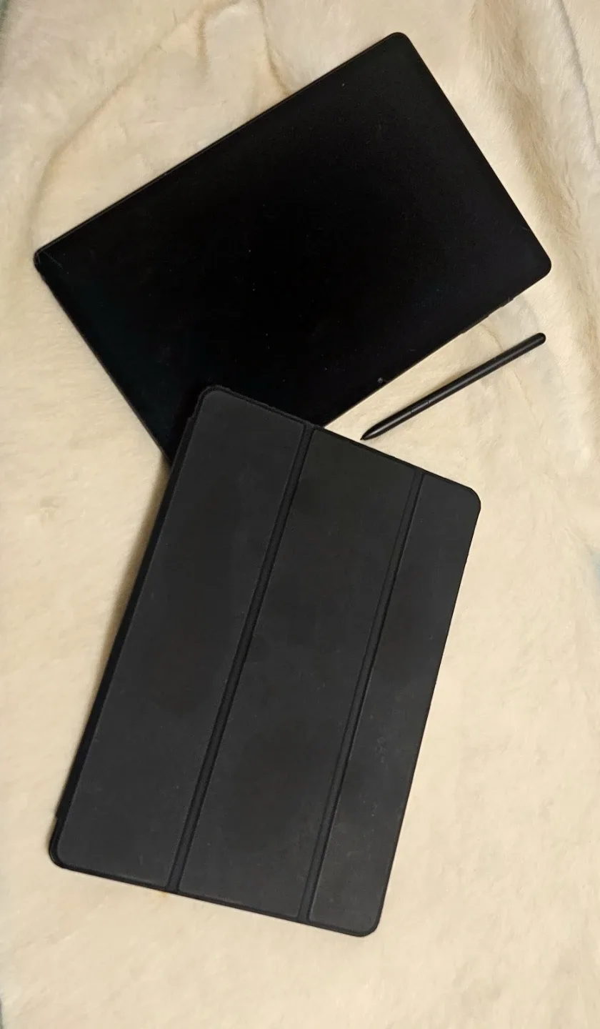 Samsung Galaxy Tab S7+ 256GB almost new with S Pen two covers image indicator(4)