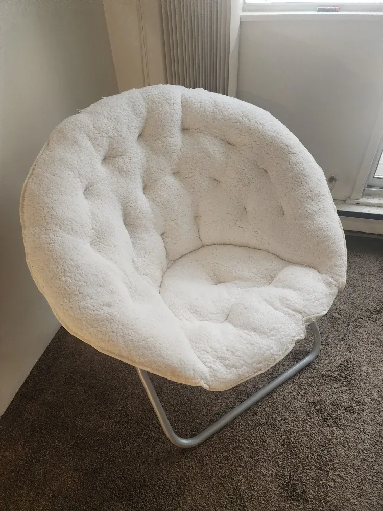 Folding White Saucer Chair