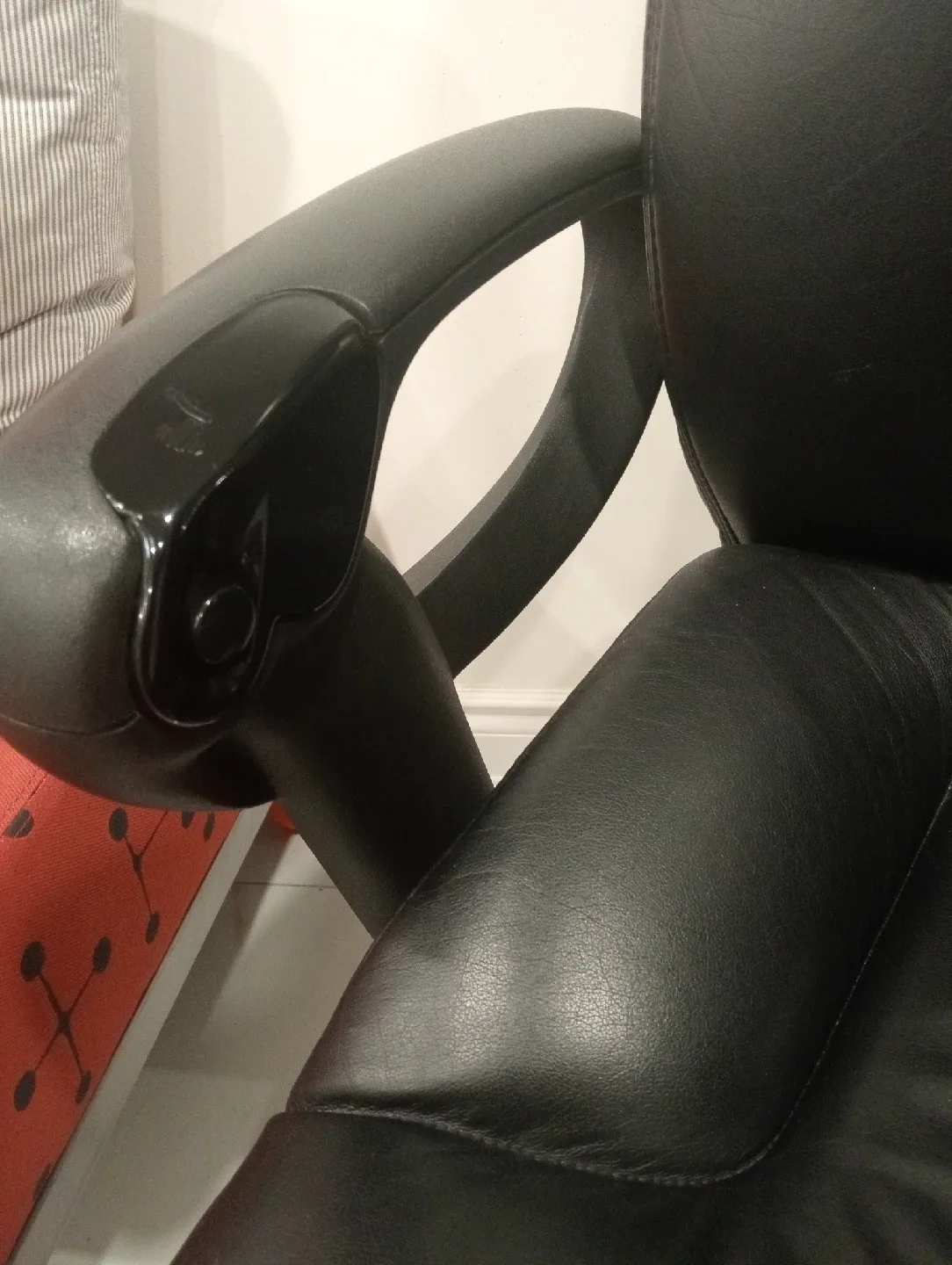 Black Leather Office Chair image indicator(3)