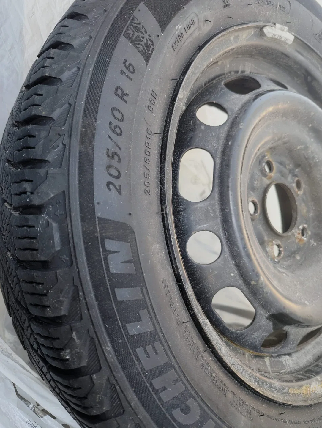 Michelin 205/60 R16 Tire