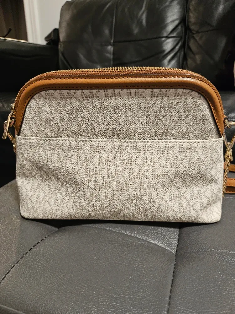 Michael Kors Crossbody Bag image indicator(4)