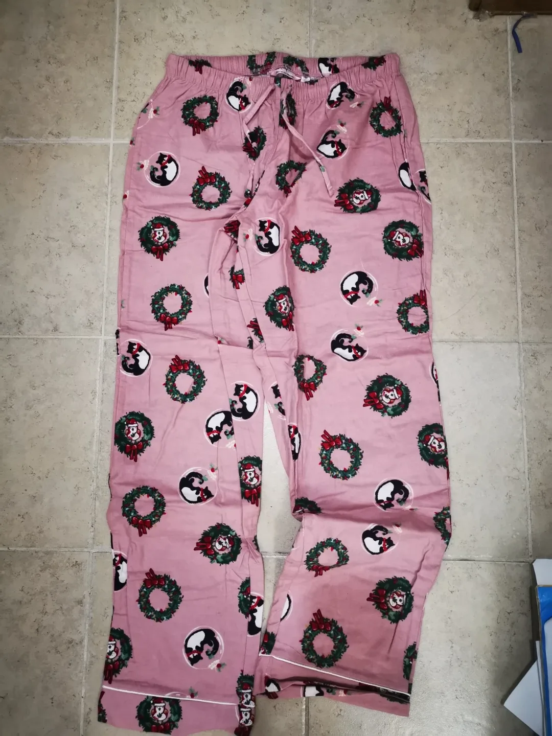 La Vie en Rose Women's Size Small Pink Christmas Pajamas image indicator(6)