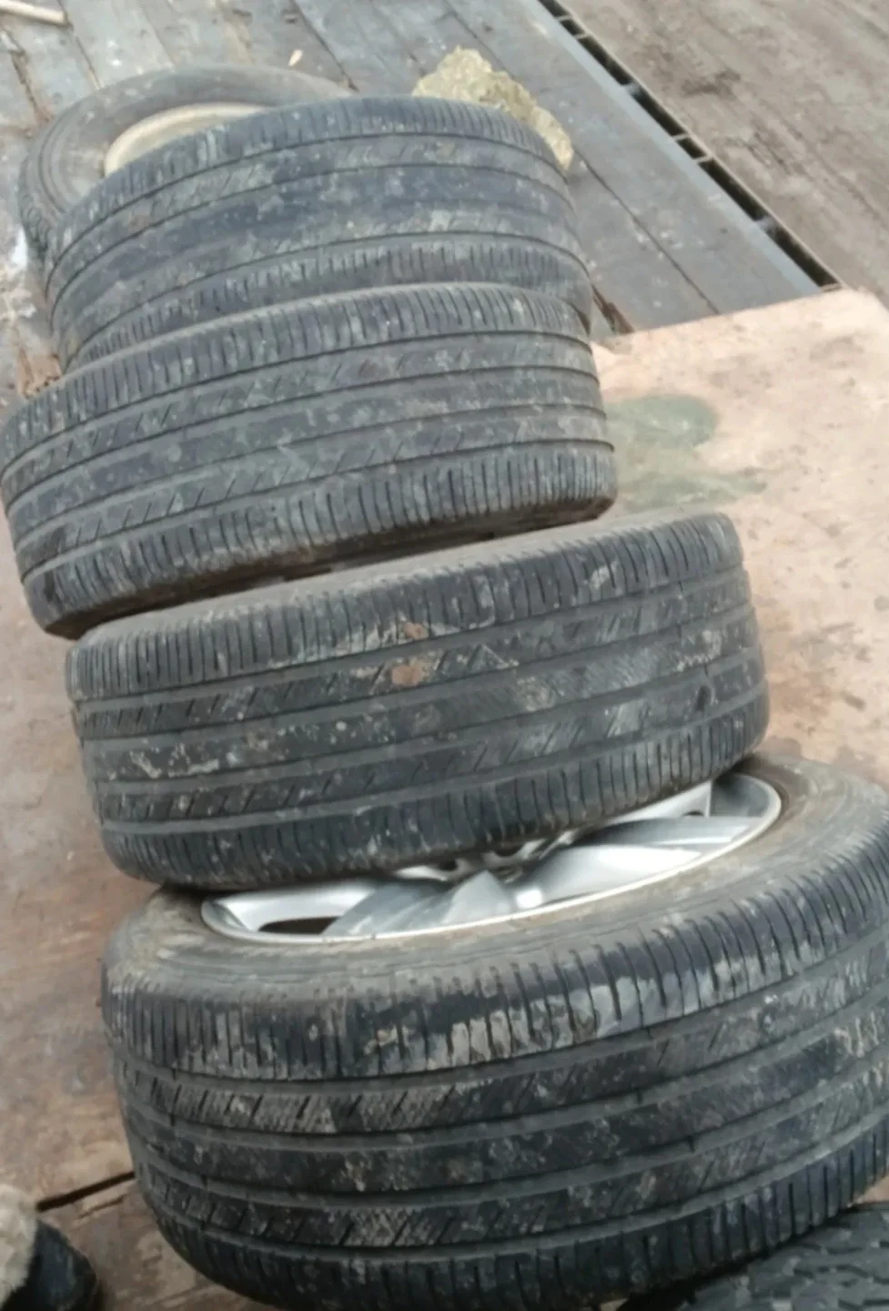 Volkswagen Touareg 20" Alloy Wheel Rim & Pirelli Tire image indicator(3)