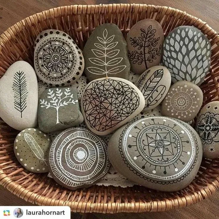 Hand-Painted Decorative Rocks image indicator(7)