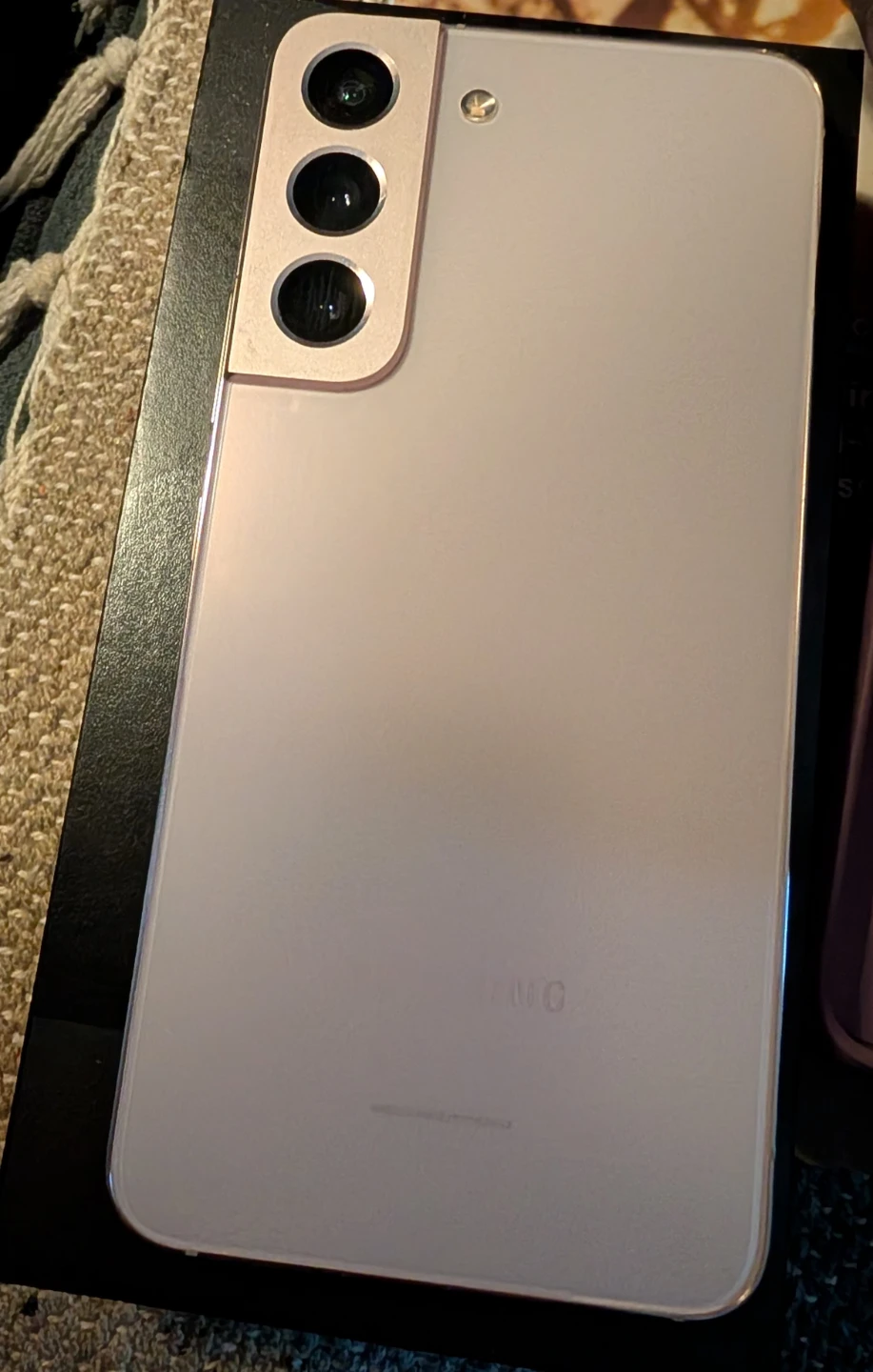 Samsung Galaxy S22 - Like New! - photo 2