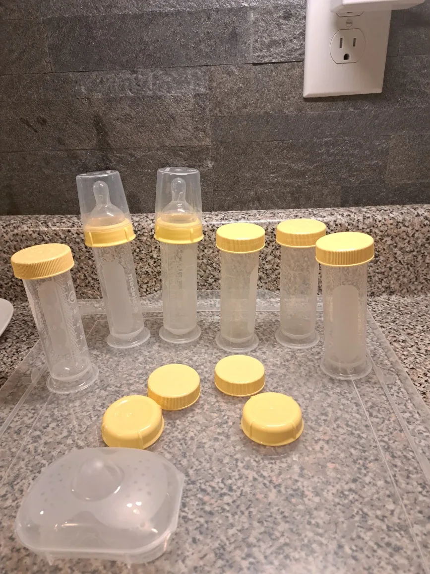 Medela Breast Milk Bottles & Caps