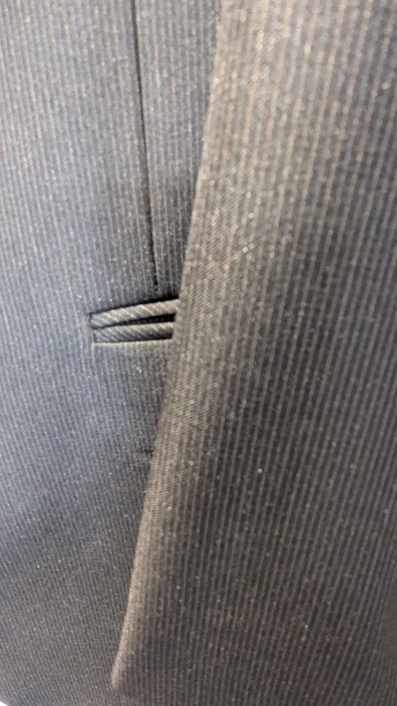 3 Giorgio Armani Suits image indicator(4)