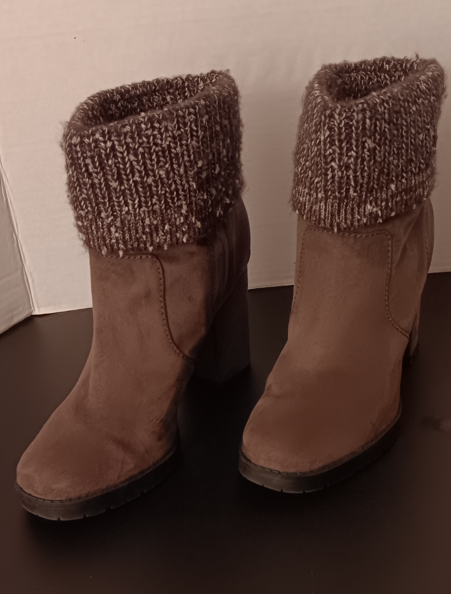 CIRCUS Tanny beige Suede Ankle Booties sz 8.5 - photo 2