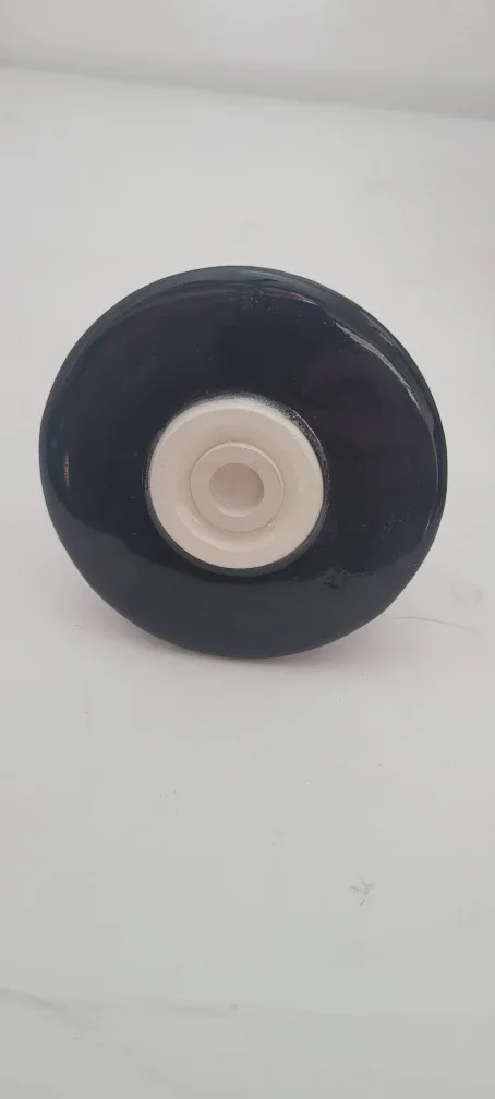 Snowman Ceramic Ensemble Salt & Pepper Shakers image indicator(2)