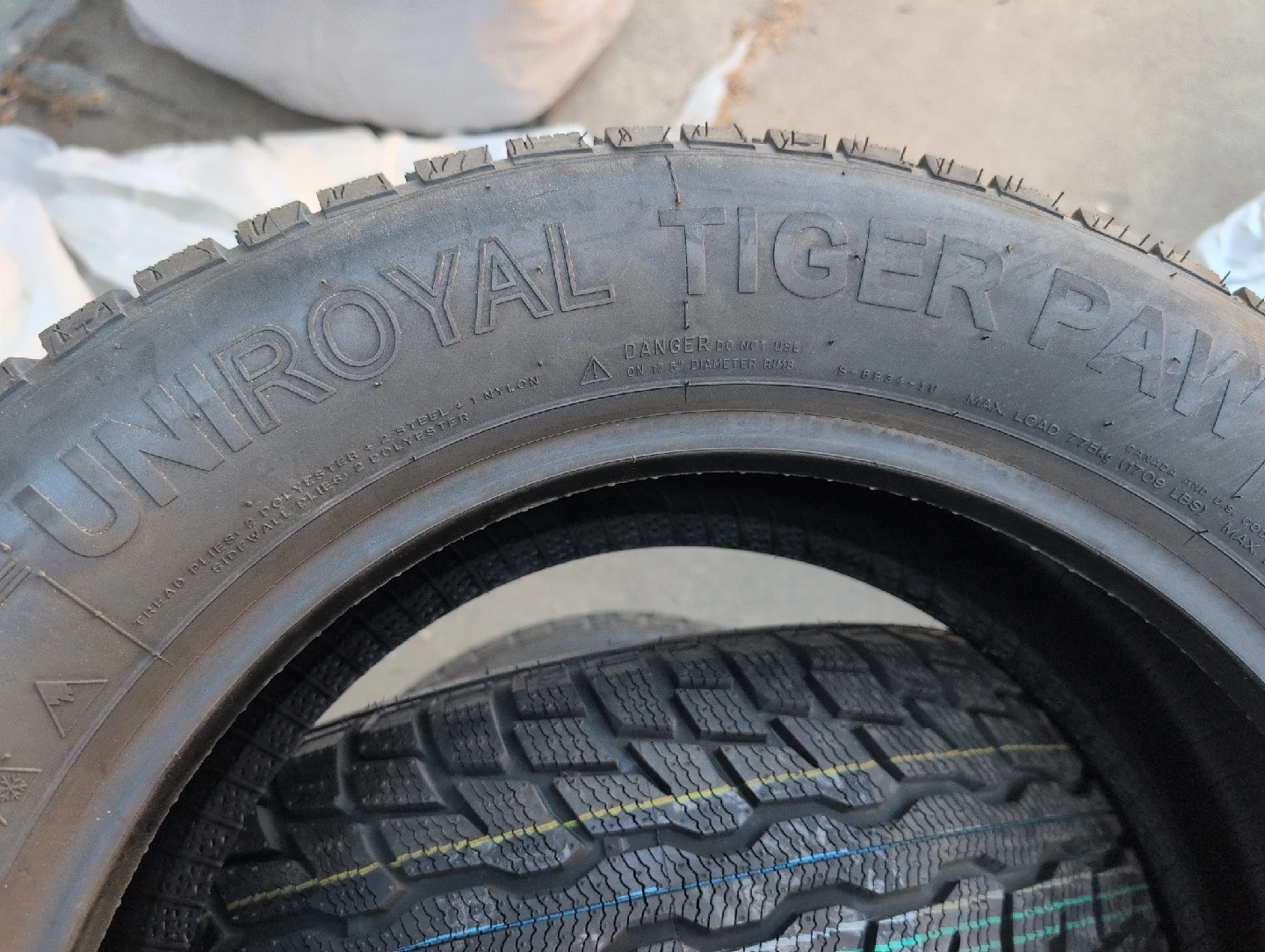 Uniroyal Tiger Paw Ice & Snow 4 - 225/60R17 Tires
