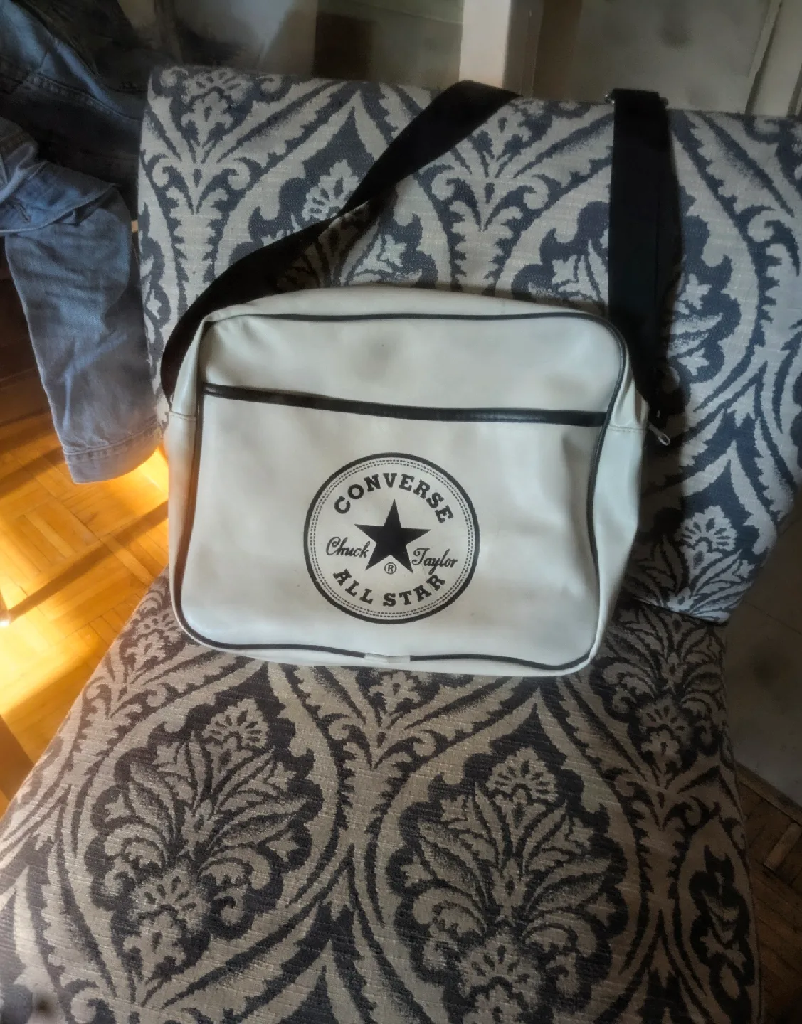 Converse Chuck Taylor All Star White Shoulder Bag image indicator(4)