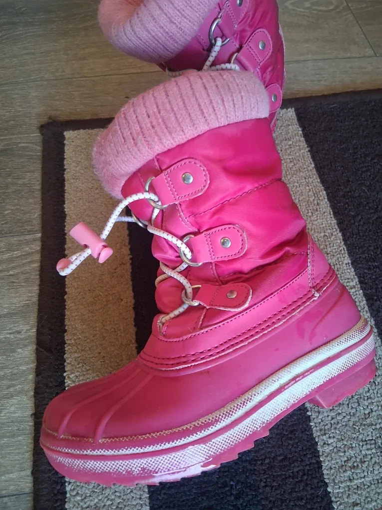 Free Serena Pink Winter Boots - Size 11 (Kids)