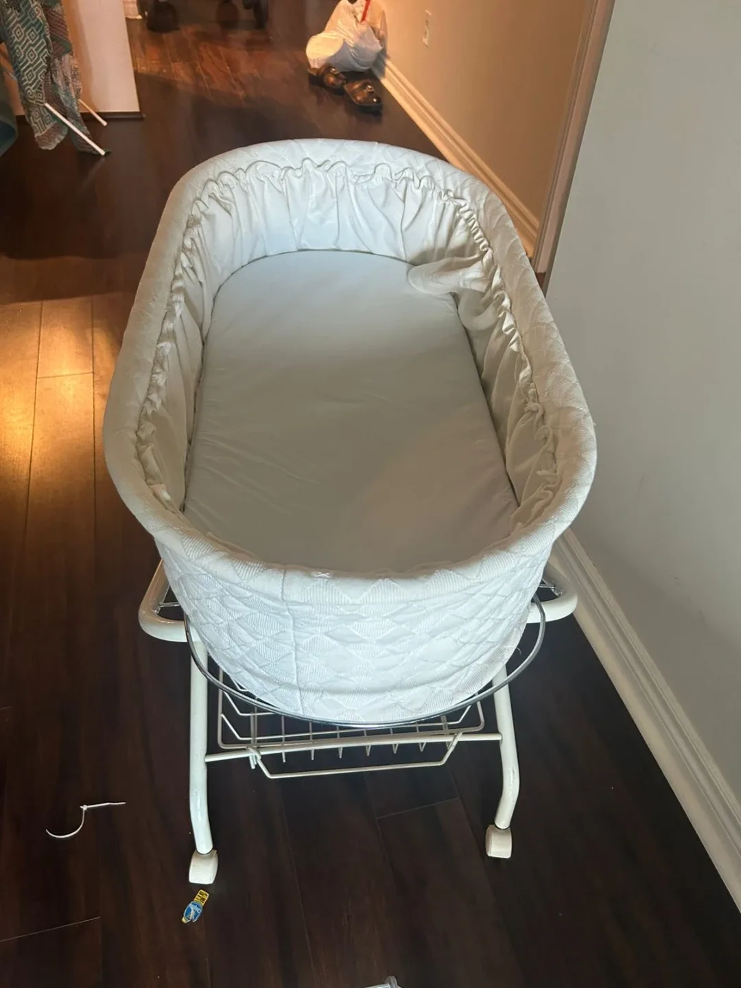 White Bassinet with Stand image indicator(3)